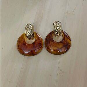 Elegant Gold and Brown Hoop Clip-on Earrings
